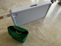 folds up neatly, and the carrying handle makes it easy to move to the car