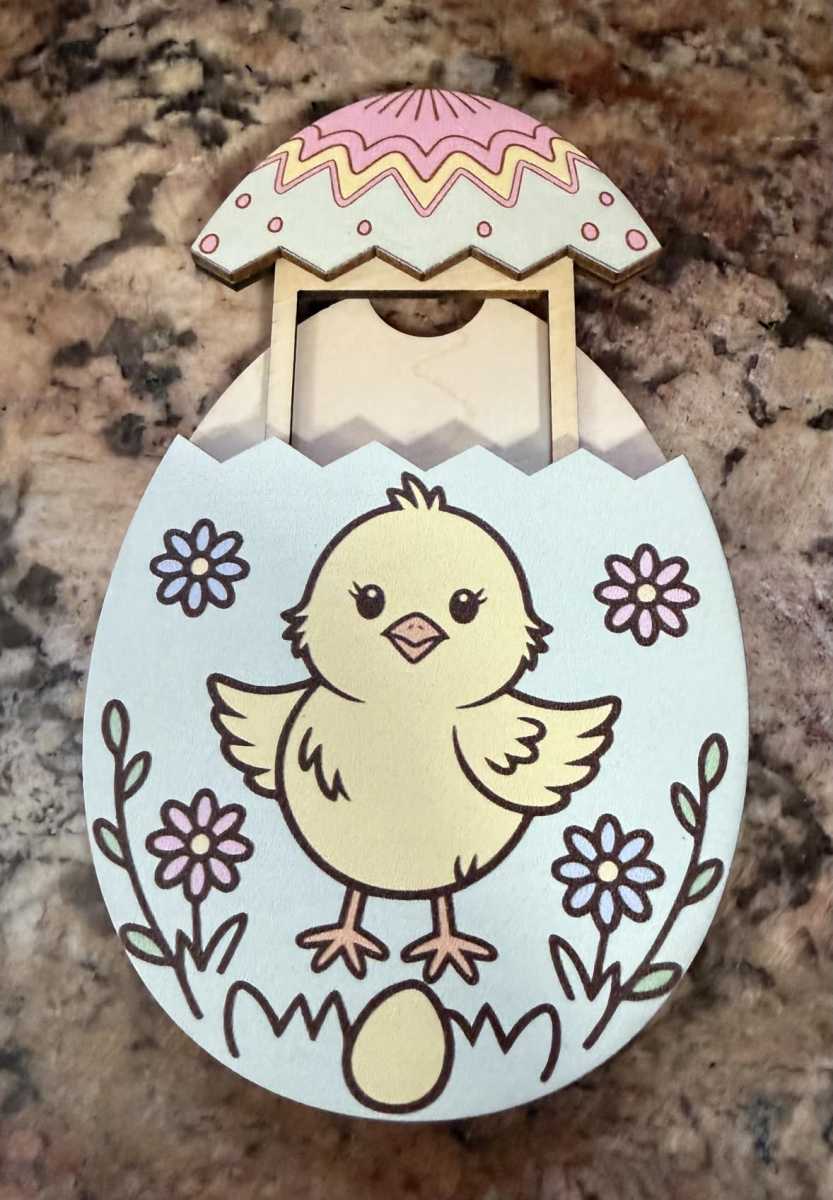 A Tiny Wooden Chicken With a Big “Aww” Factor