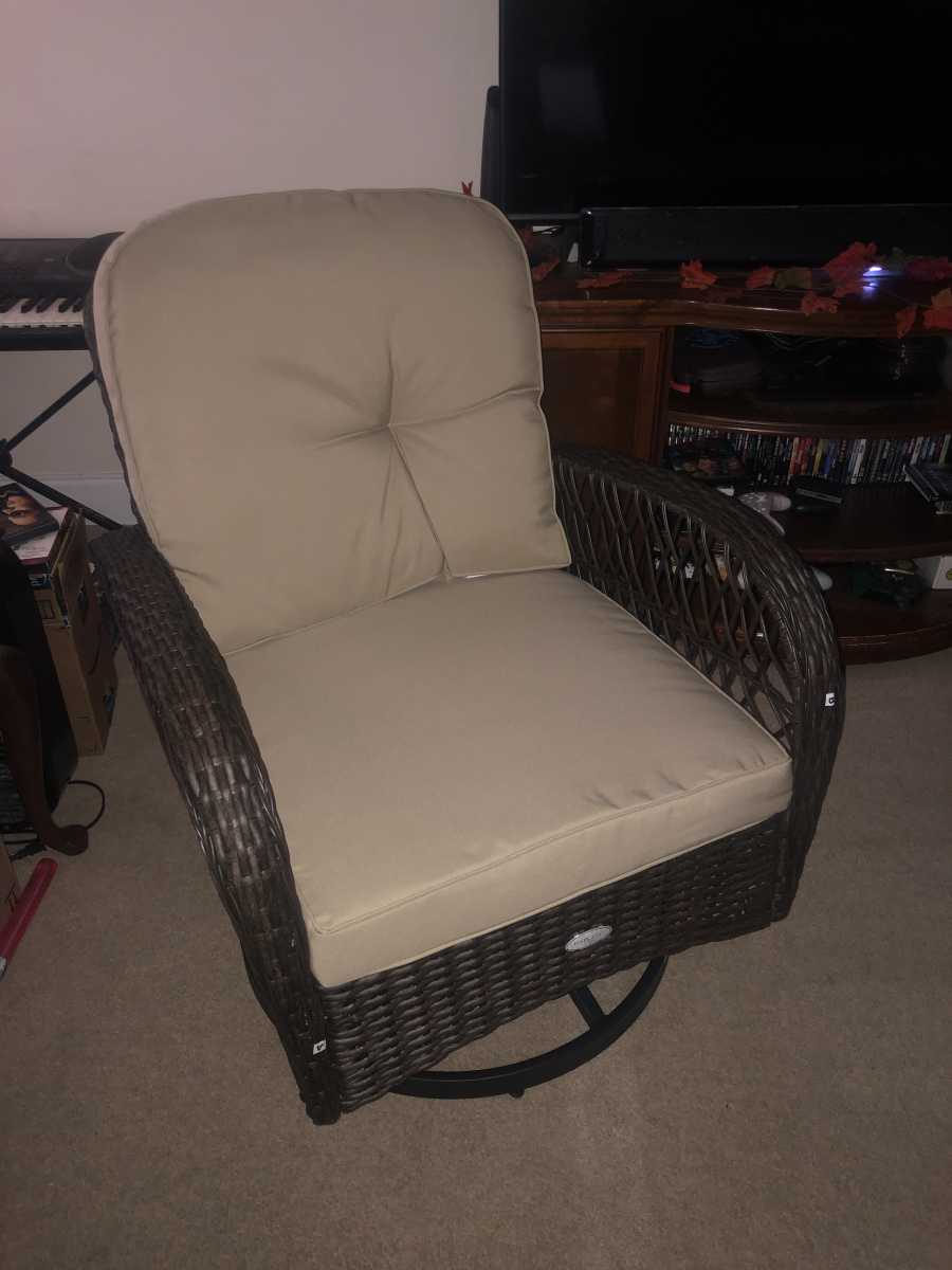 Great patio set but with a few minor flaws
