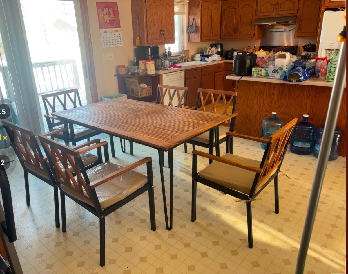 I love this terrace! It is fashionable and sturdy