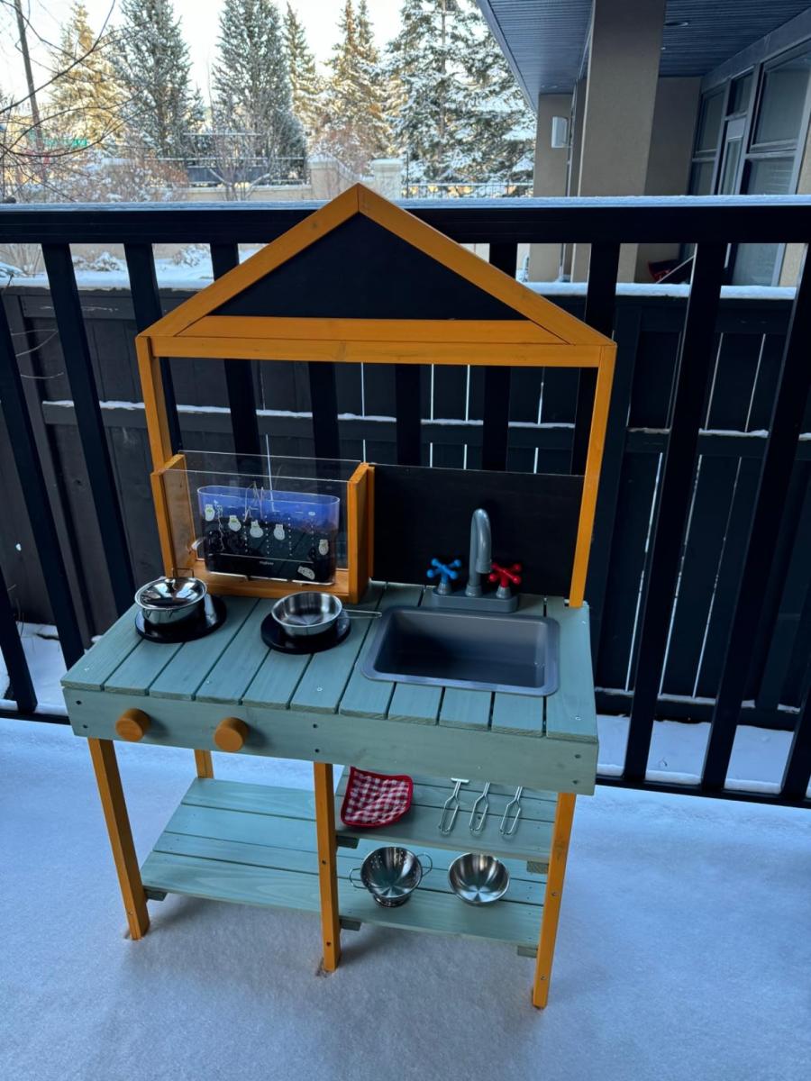 Cute kitchen and durable