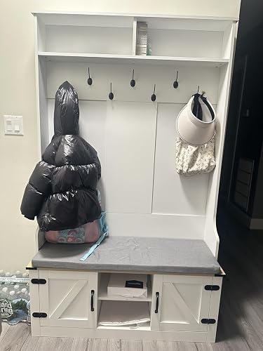 Great hallway bench and organizer