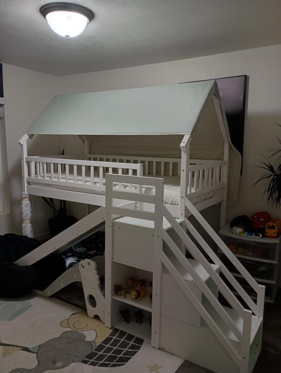 Beautiful bed, lots of storage, STEEP slide