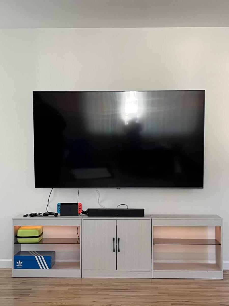Modern TV Stand - Stylish, Sturdy, and Perfect for the Living Room