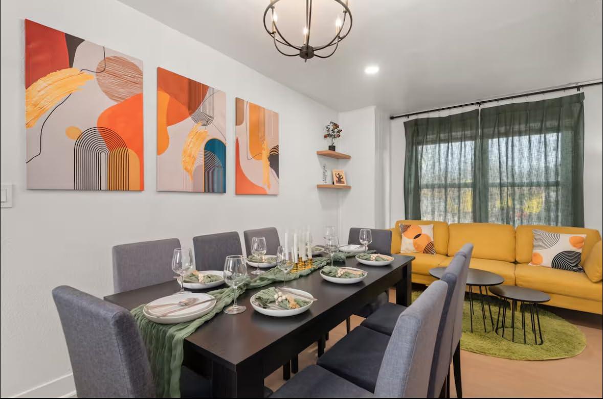 classic and sturdy dinning table!