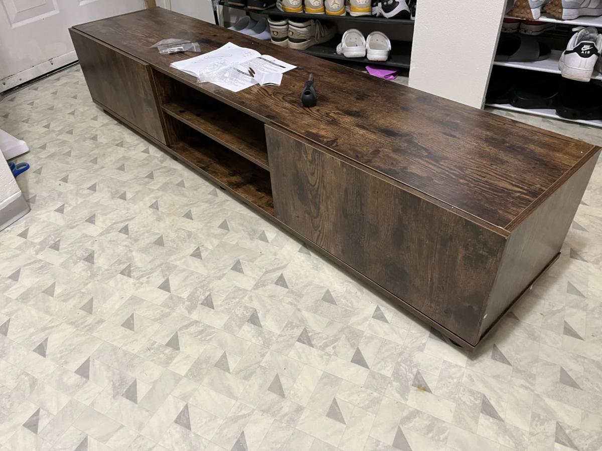 Easy to assemble, great for small rooms.