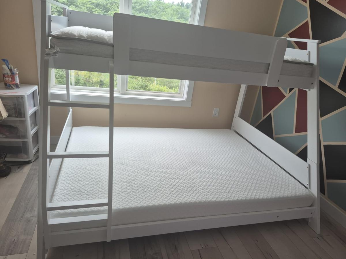 Sturdy bunk bed