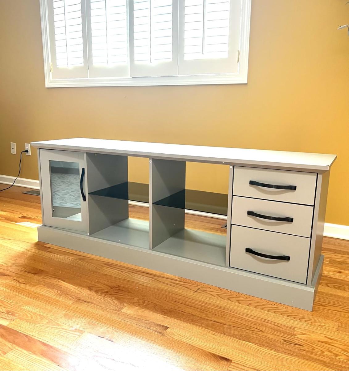 Nice modern tv stand with beautiful color.