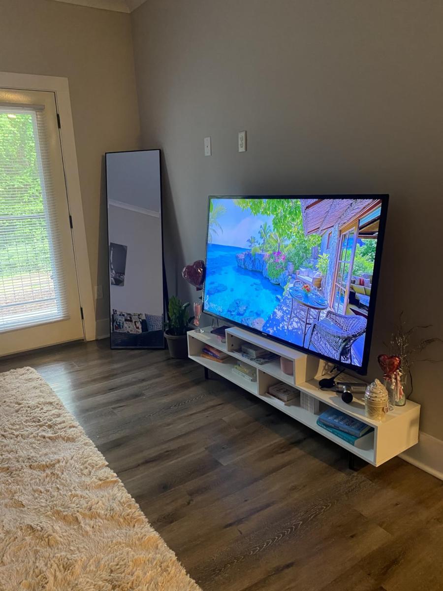 Perfect white TV Stand