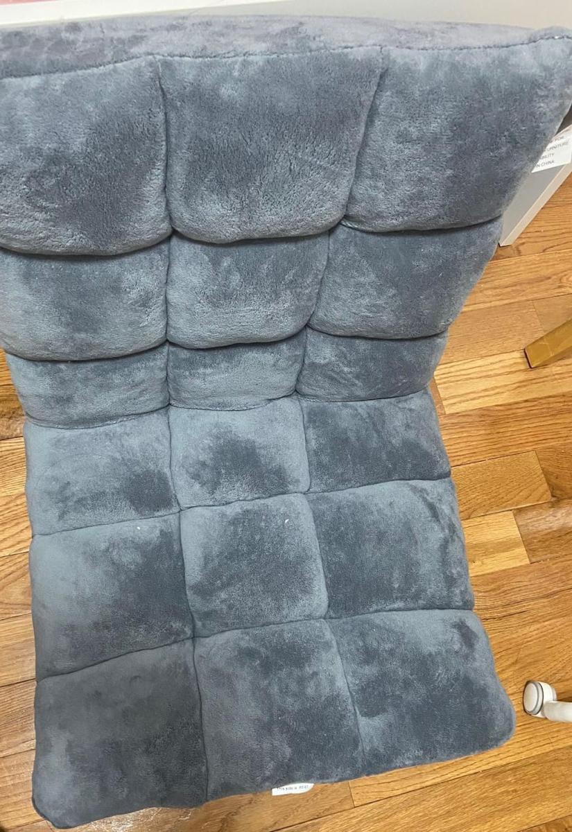 Perfect floor chair small room