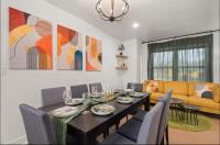 classic and sturdy dinning table!