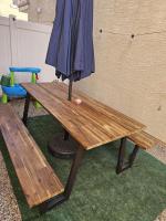Sturdy picnic table!
