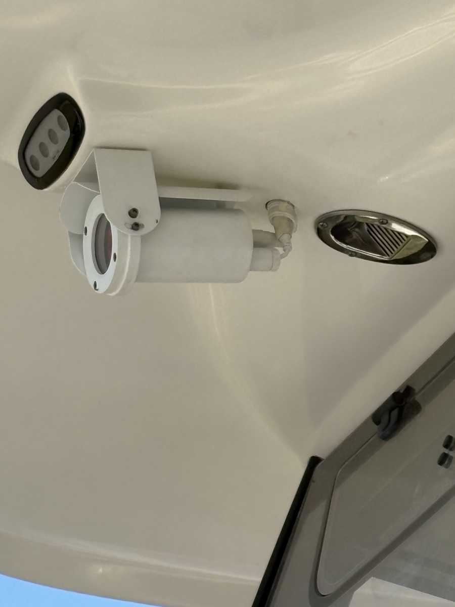 Fits well on Sea Hunt 275 Ultra