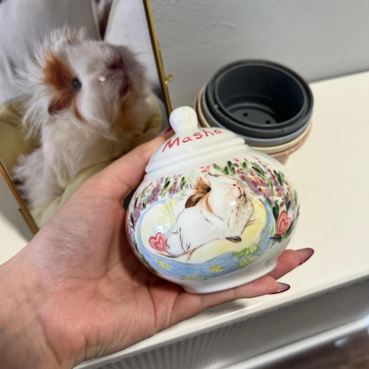 The most beautiful urn. Seller was so wonderful, kept me updated throughout the process and was incredibly helpful in making sure everything was just right. Thank you so much! I love it! 