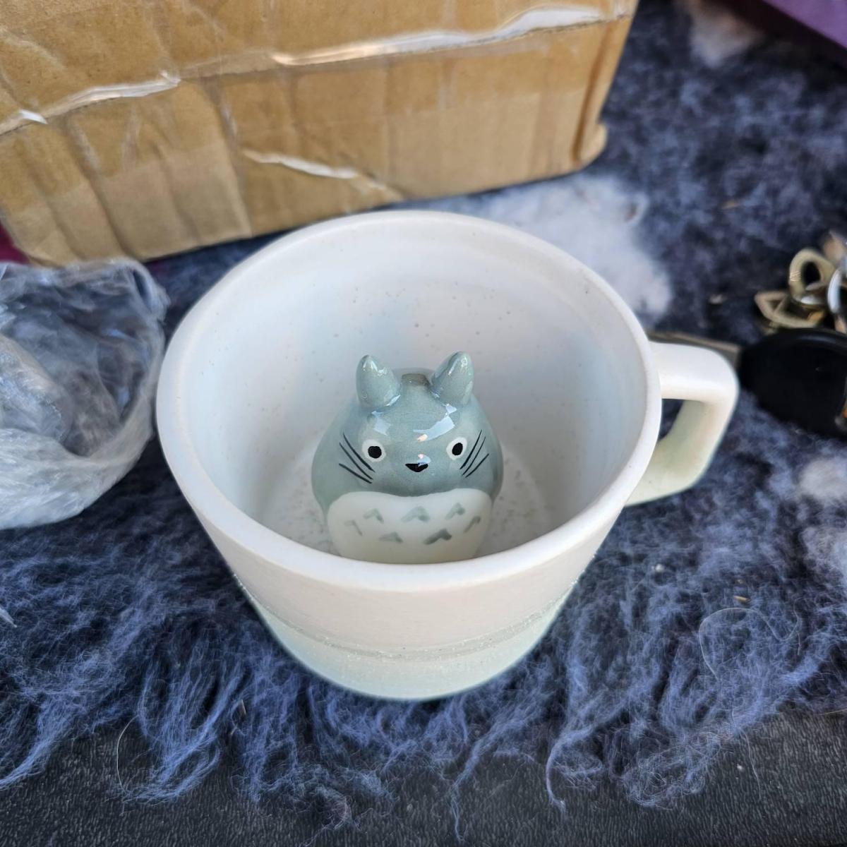 The totoro mug that I got was beautiful. And it also got just in time, before it was given as a gift. Beautiful handsmangrafting. ??