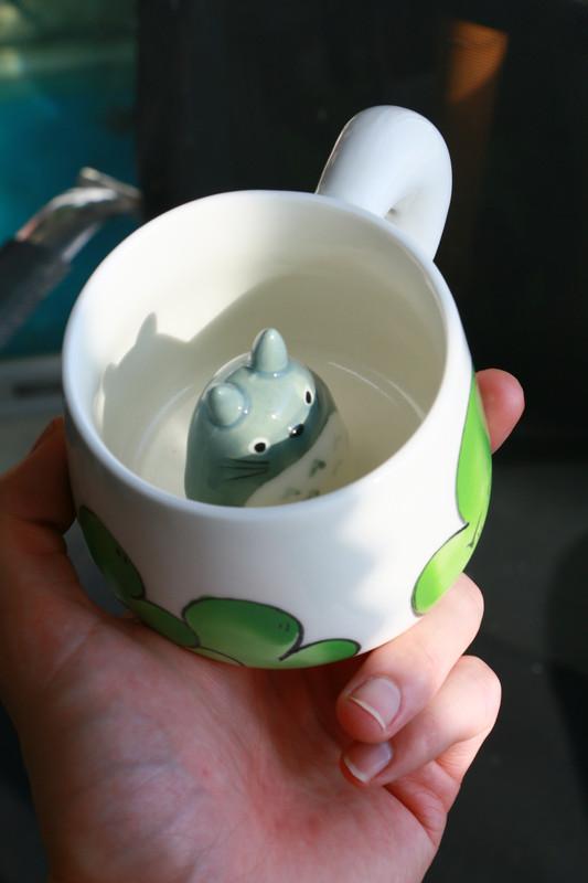 This little Totoro is just too cute!! Totally brightens up my morning. The mug is sturdy and the paintwork is super clean. Love it!