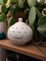 The urn came as described and was very securely wrapped in its packaging. The seller was very responsive and I appreciate that it came in the expected time frame.